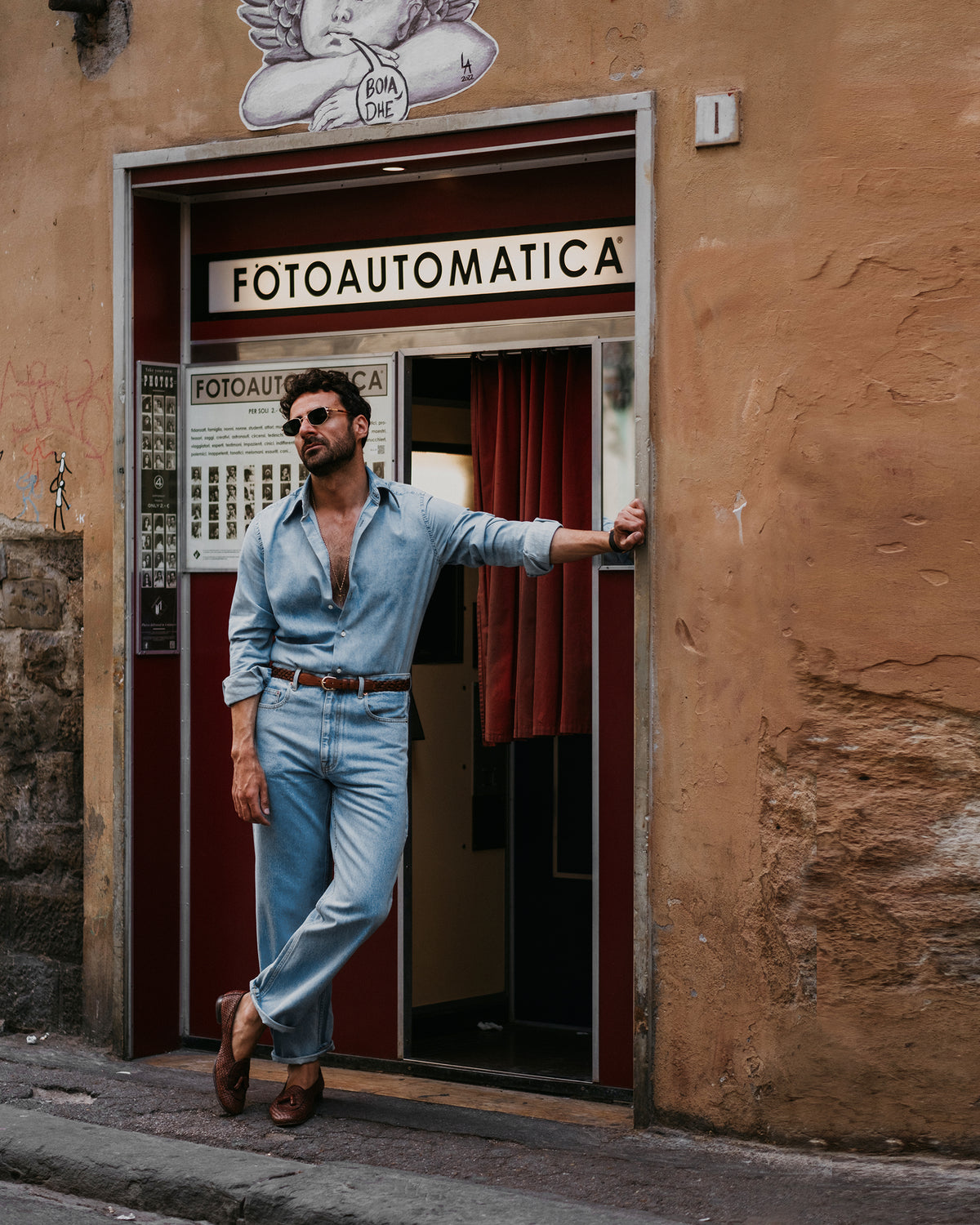 Fade Washed Light Blue Jeans - 3