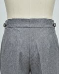No rear pocket